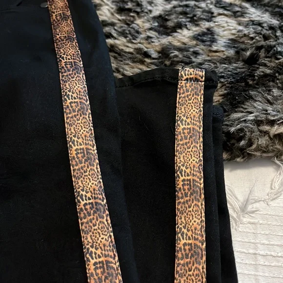 NWT PAIGE Hoxton Ankle high rise wild black leopard tuxedo stripe jeans 26 new